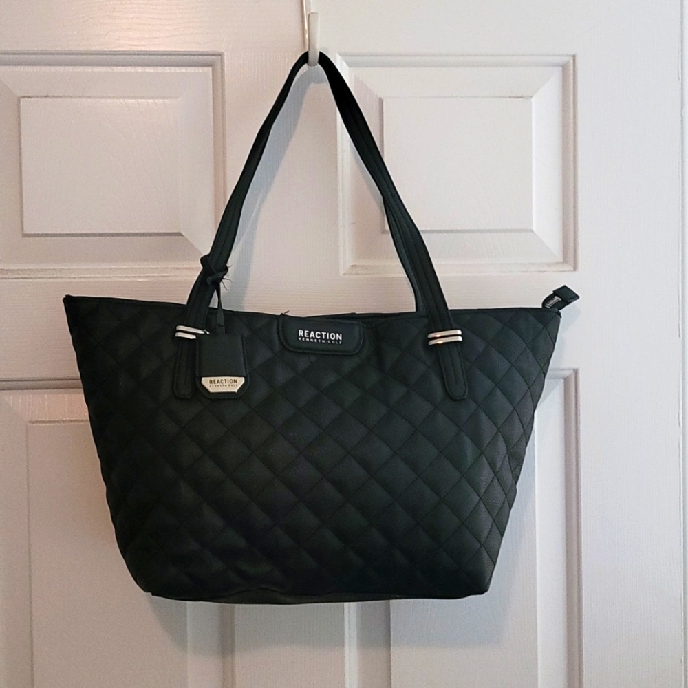 Kenneth Cole Reaction Purse (Black)